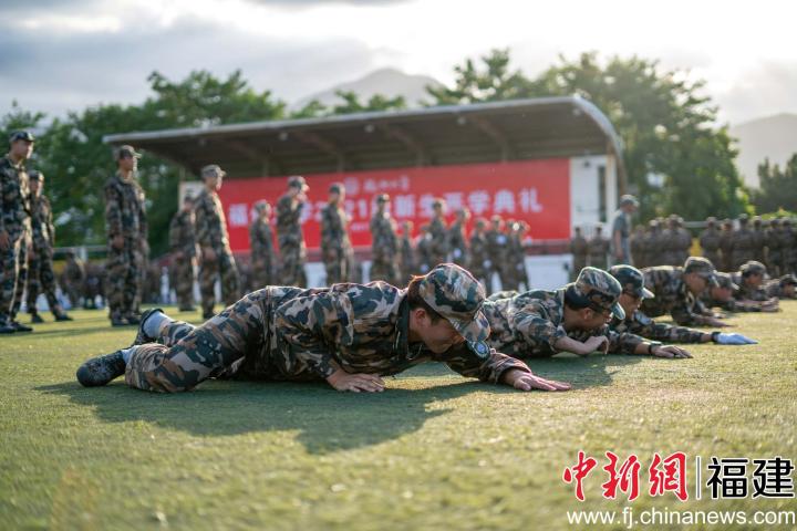 战术基础动作训练。陈祺骏 摄