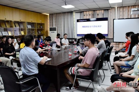 æ¯ä¸çåååº·å¥æ­£å¨åå­¦æ¯åäº«ãç¦å·å¤§å­¦ ä¾å¾