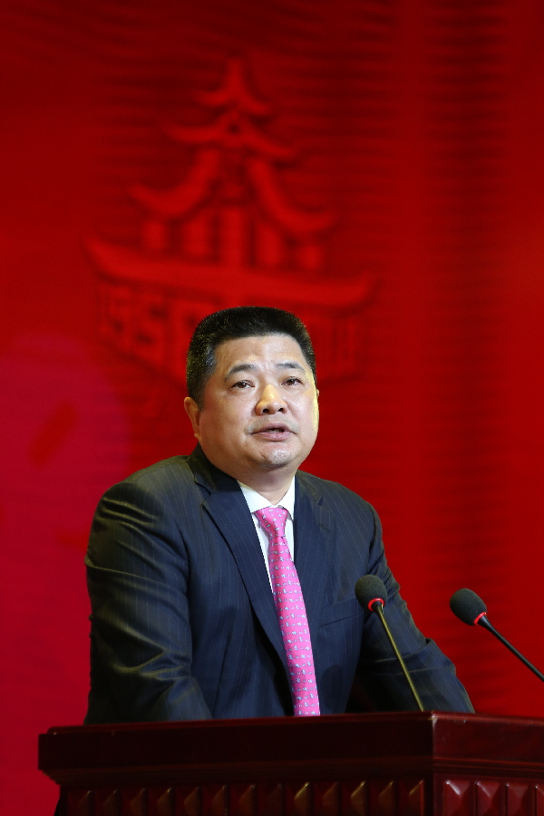 黄其森：做教育医疗，要有信仰，有理想和情怀