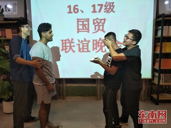 57e5882f3814cfa7694456df261edfeb.jpg