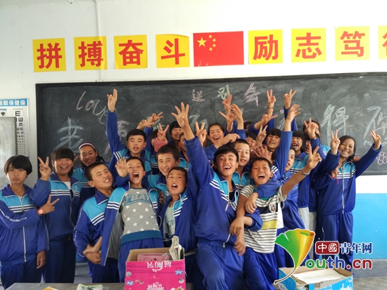 图为福州大学第十七届研支团成员谢仁栩的学生。谢仁栩 供图
