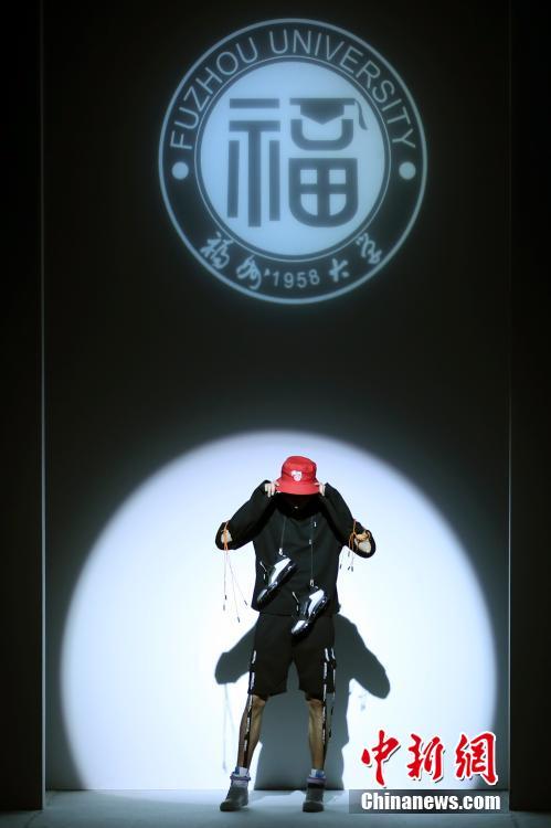 福州大学厦门工艺美术学院毕业生作品发布会在北京举行