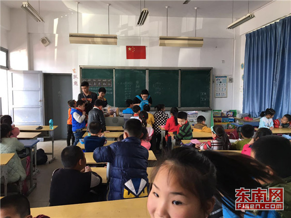 e2ed86104695786d5d750bd40fc51160.jpg