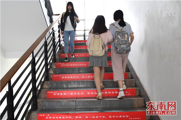 ab85a12e73ab2cdf71d6081225e9af4c.jpg