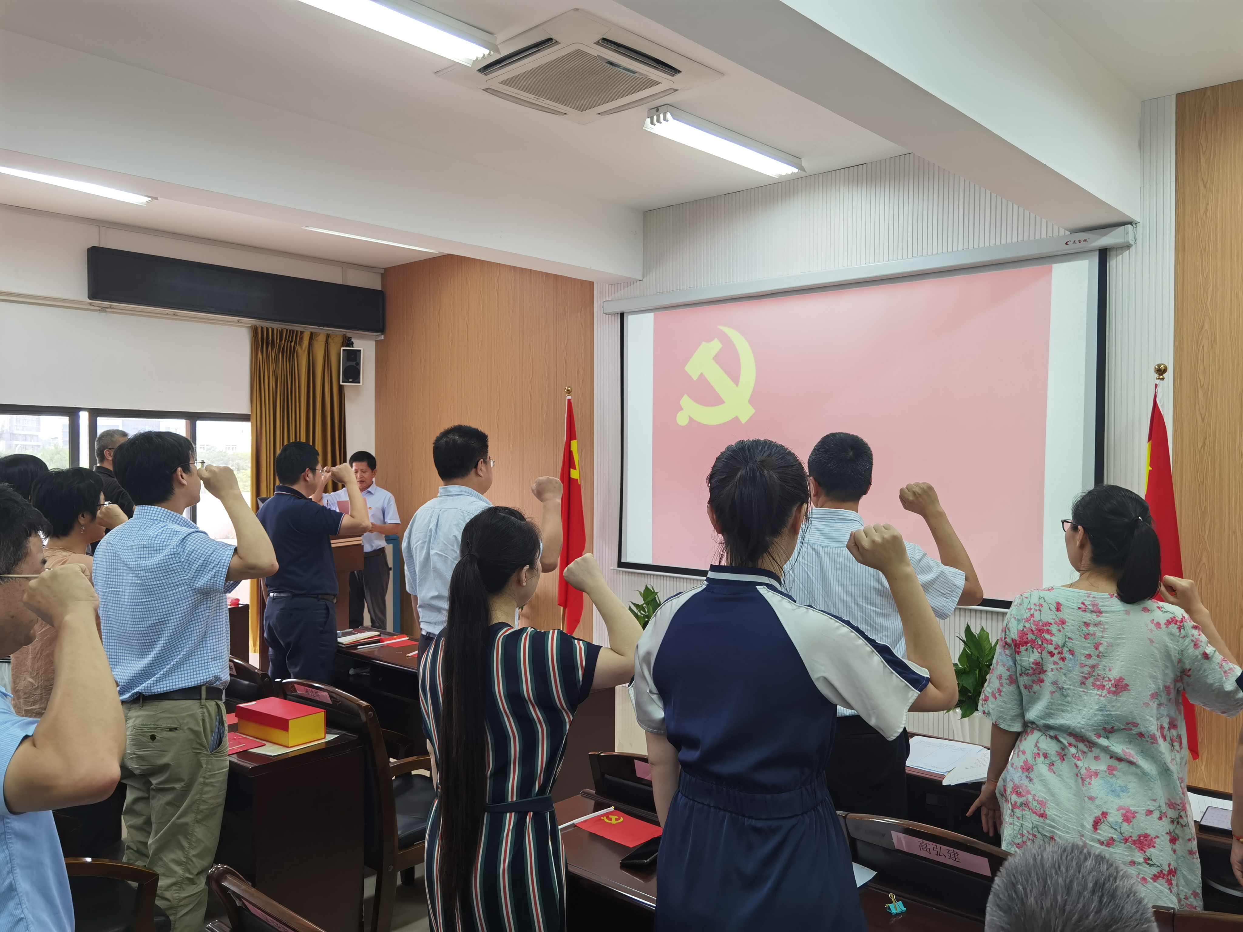 3dce905de5b7c8845fc9ebf92a2473b1.jpg