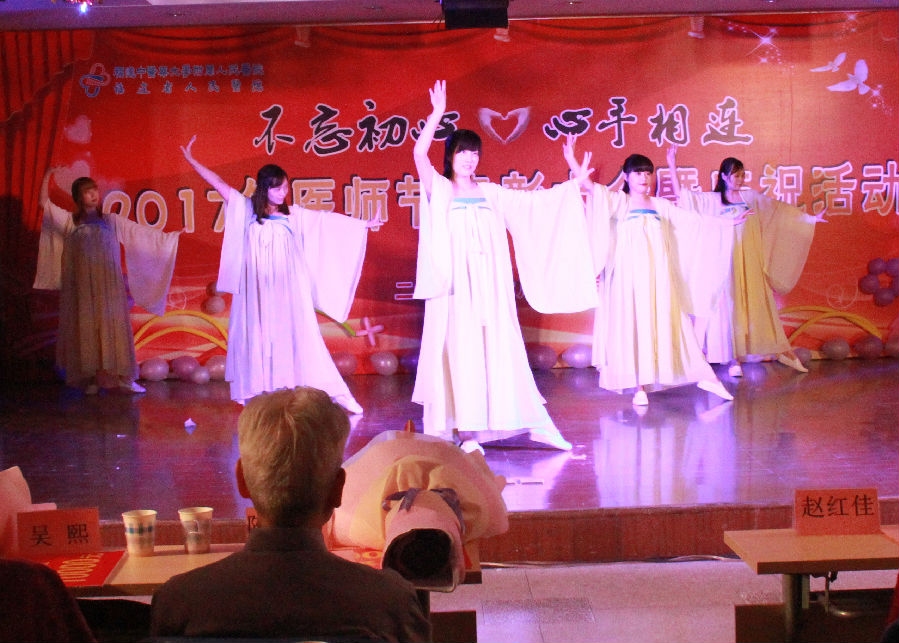 90190a22ccc8e1e5d8ea9fa1b9ab82d3.jpg