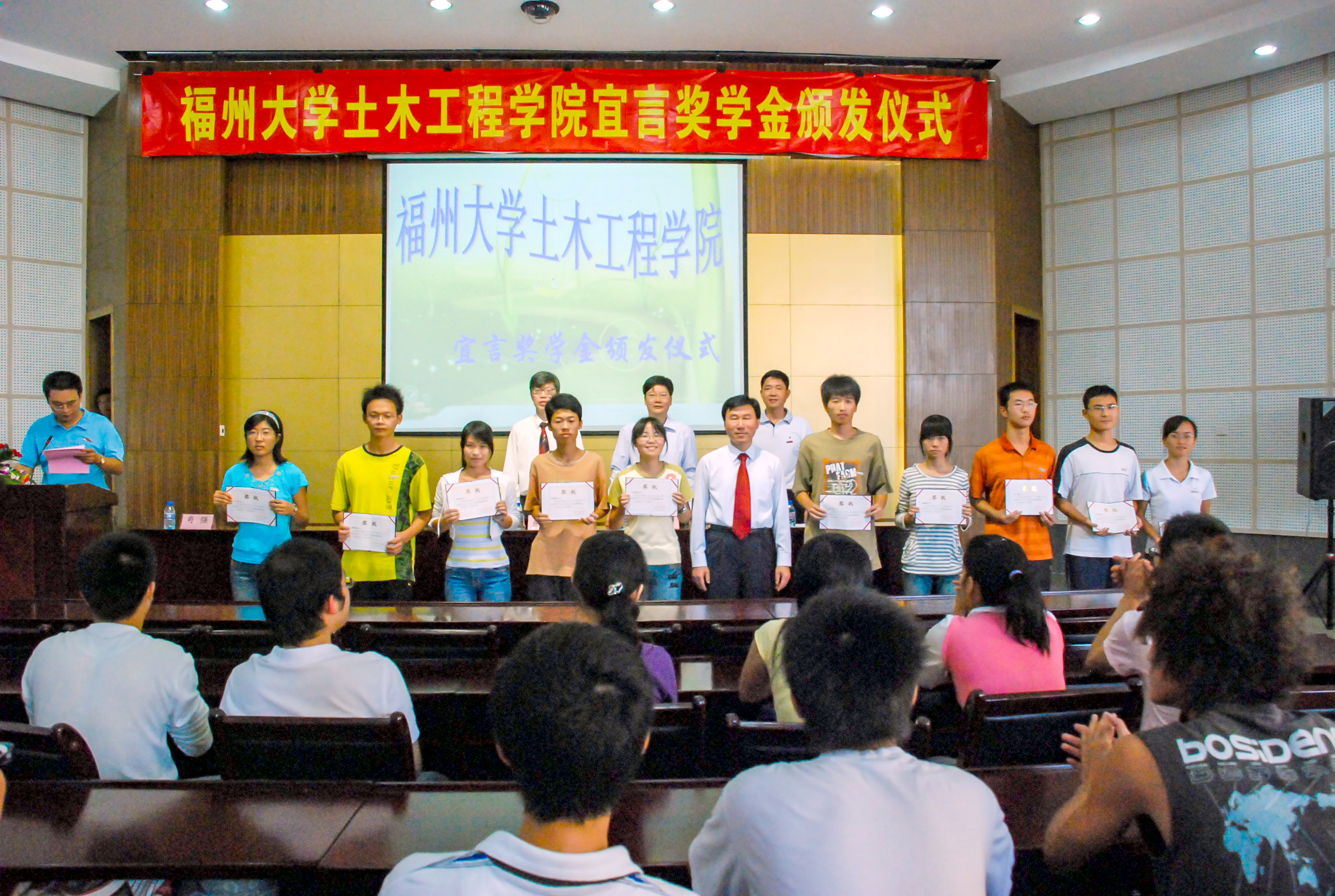 c07672054cb44a4aa0d2ad179be23eb8.jpg