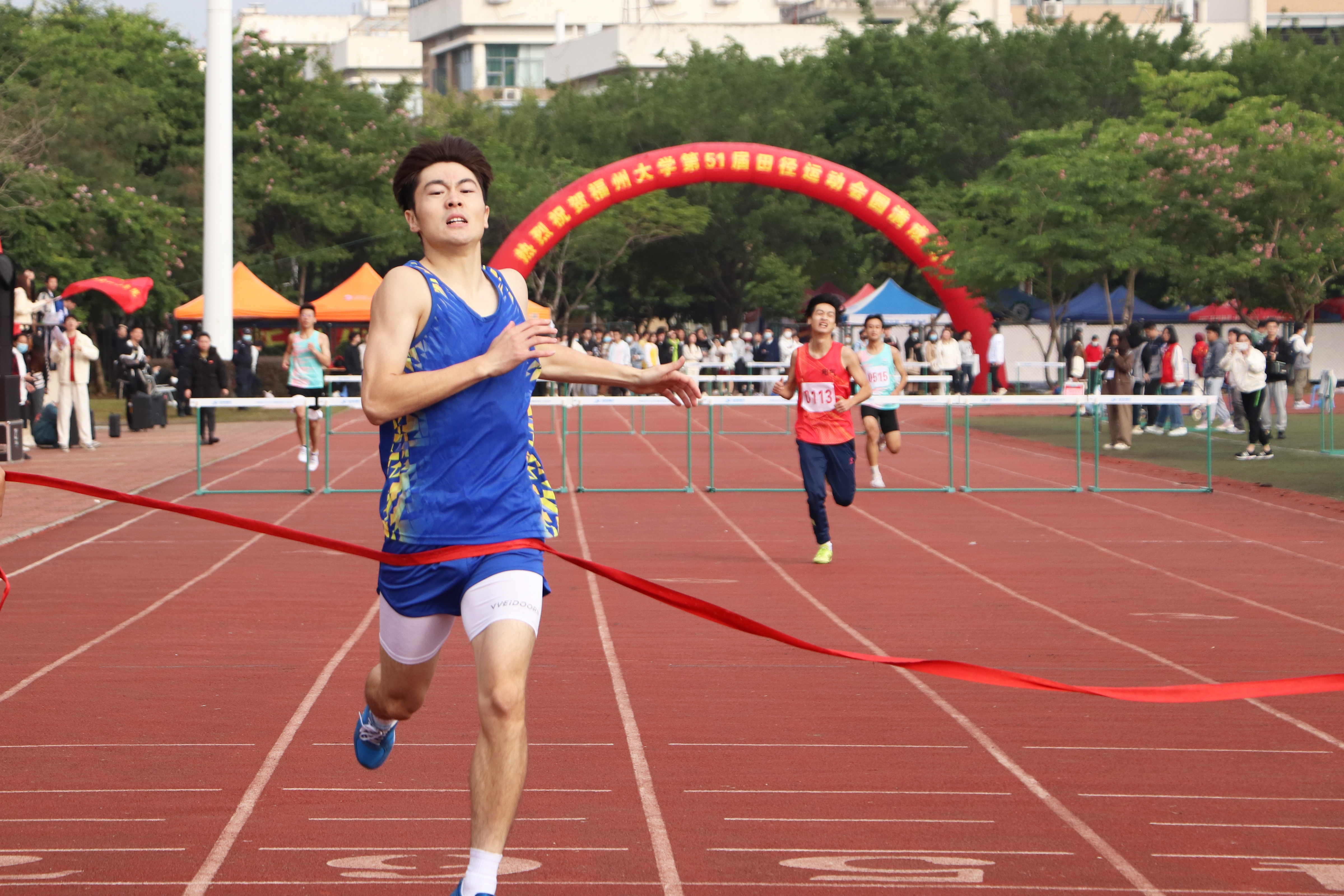 男学甲400栏 刘杭词摄.jpg