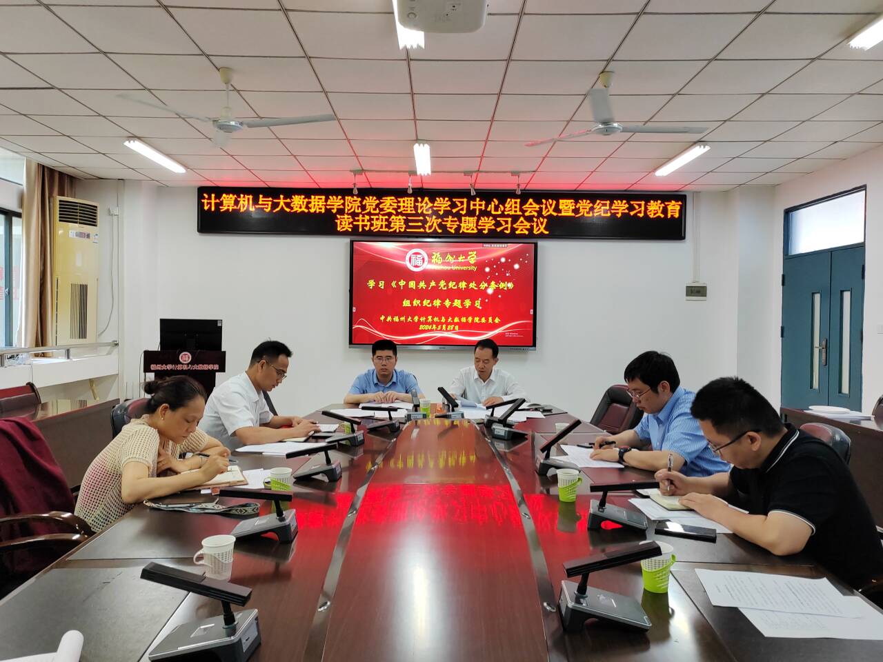 bf6d865ea0914311aae318e8242baede.jpg