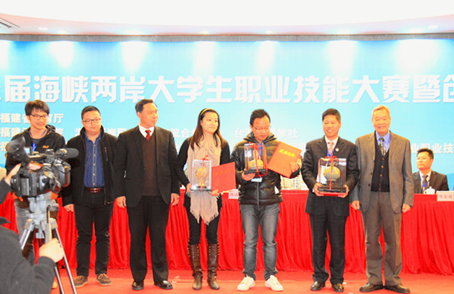 ca8caa51cd94a51724e68b382f64226e.jpg
