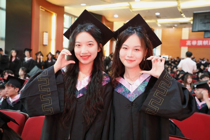 dba34249e45ba82f60f63de8c65a2bf3.jpg