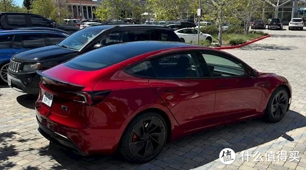 特斯拉大降价！Model 3高性能版即将上市！换个座椅就性能高？不