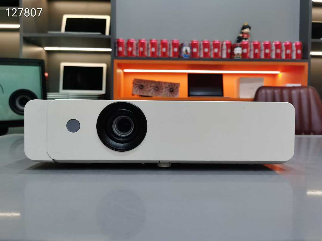 ⭐⭐，799，松下pt-xw312c，1280*800分辨率，3100流明。