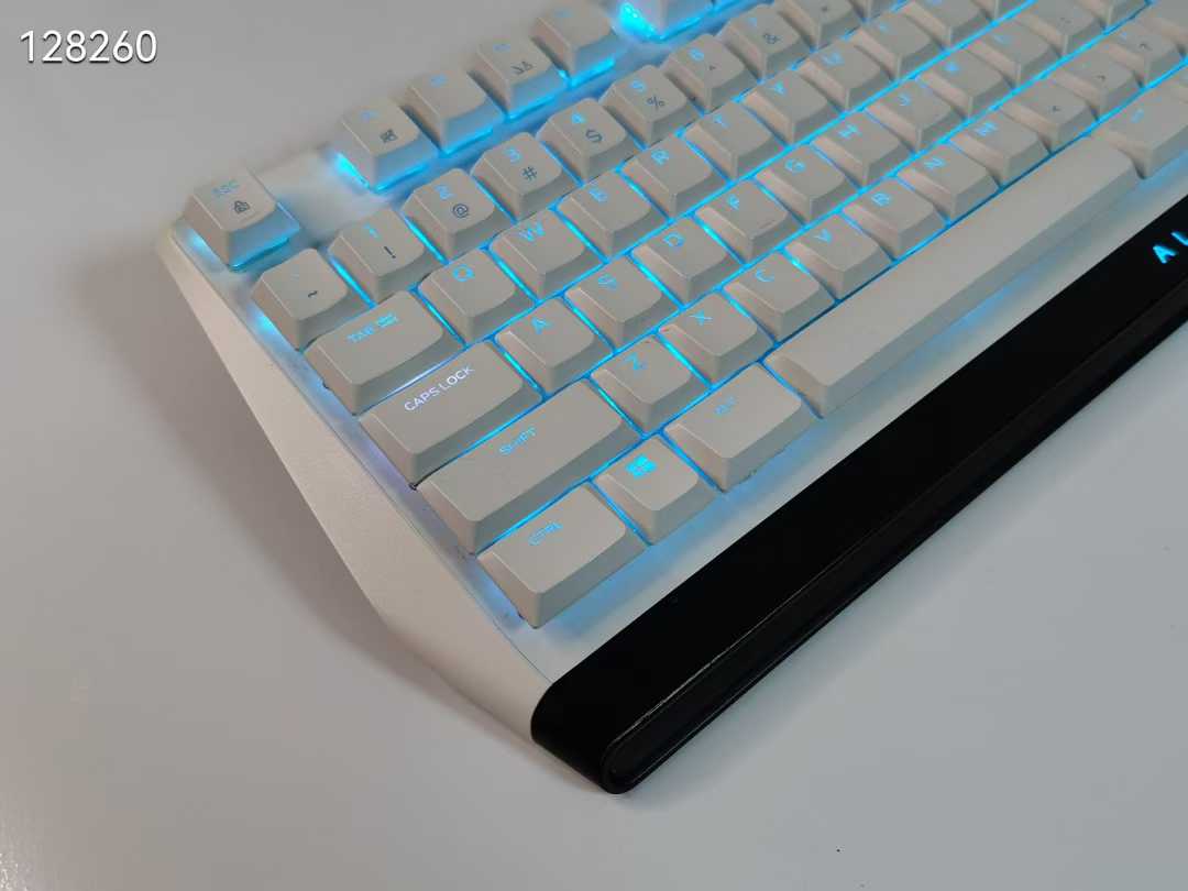 260/个，12个外星人Alienware AW510K白色电竞游戏机械键盘，Cherry矮红轴，单键自定义rgb背光，专属音量滚 ...